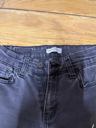 Pantalón gris