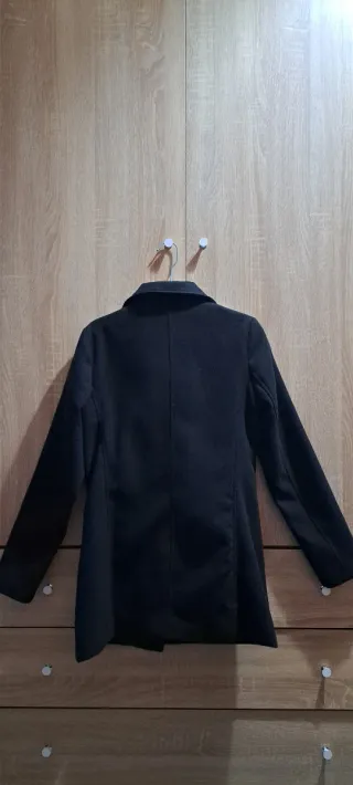 Abrigo Bershka Negro Talla S