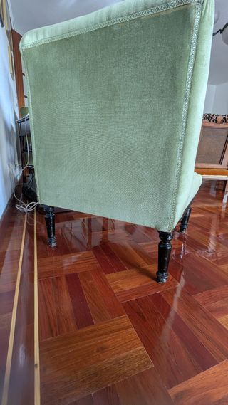 Pareja de butacas clásicas tapizadas