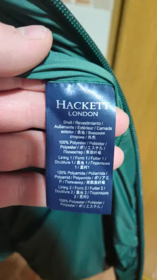 Chaqueta de plumas verde en perfectas estado