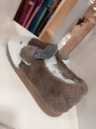 Zapatillas de peluche de reno diferentes tallas