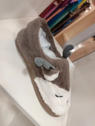 Zapatillas de peluche de reno diferentes tallas