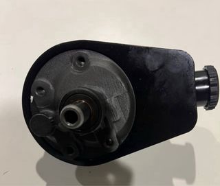 Bomba Dirección Asistida con Depósito ( NUEVA )