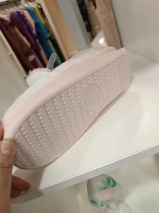 Zapatillas de casa unicornio rosa y blanco diferen