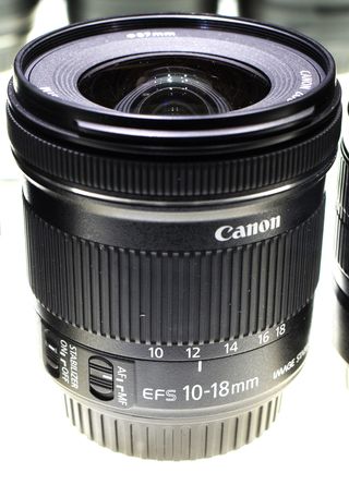 Lente ultra gran angular Canon EF-S 10-18 IS STM