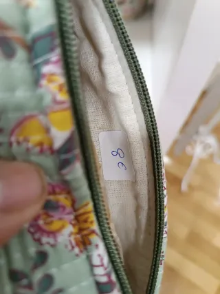 Neceser estampado floral cierre tienda