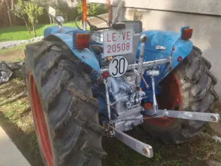 Tractor Ebro Super 55 + Desbrozadora