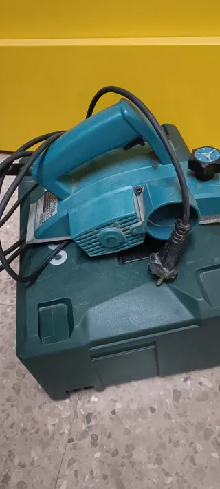Cepillo Eléctrico Makita