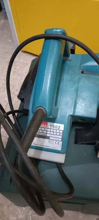 Cepillo Eléctrico Makita