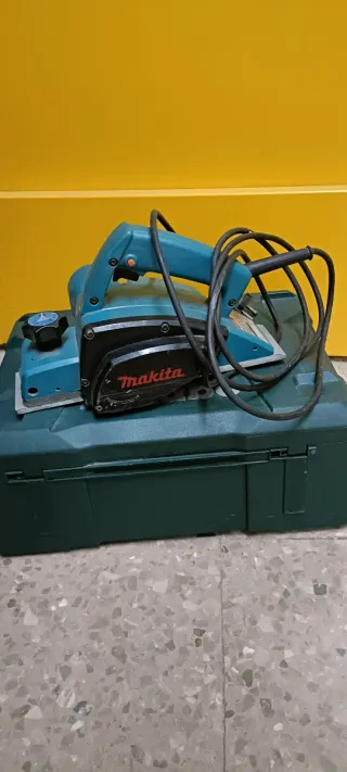 Cepillo Eléctrico Makita
