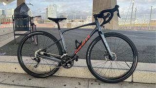 Bicicleta Gravel Giant Revolt 2 (M)