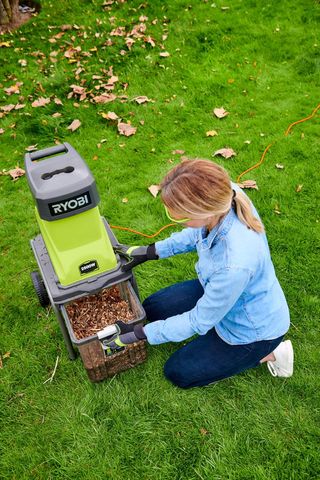 Biotrituradora Ryobi 2500W con Ruedas