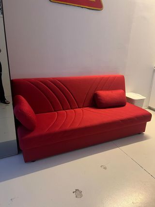 Divano letto rosso in tessuto
