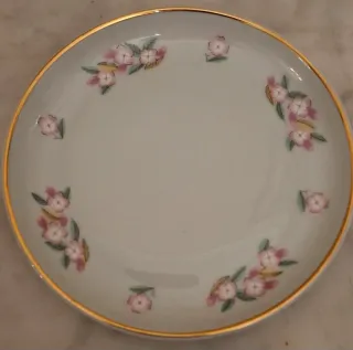 Prato Vista Alegre com flores dourado