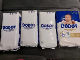 Lote Pañales Dodot Sensitive Talla 1 (42+42+42+58)