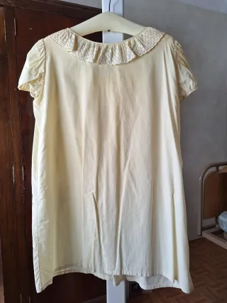 Camisón antiguo mujer, amarillo.