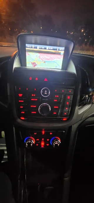 Opel Zafira Tourer 2012