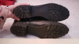 Botines negros con tachuelas