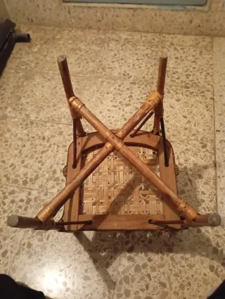 Silla vintage infantil de mimbre