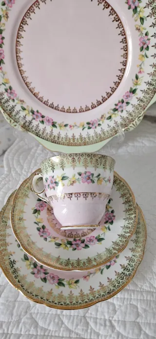 Set da tea  e Piatto Torta di Royal Stafford