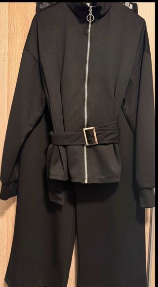 Conjunto negro chaqueta y pantalón