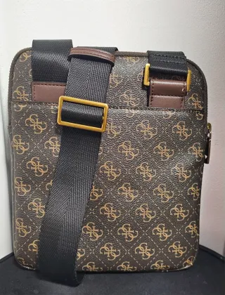 Bandolera Guess Marrón y Dorada