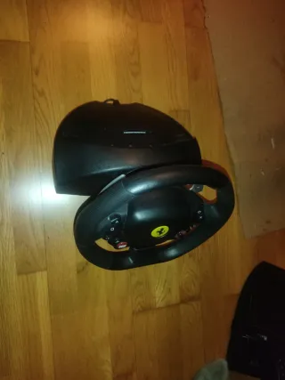 Volante y Pedales PS4/PC seminuevo perfecto estado