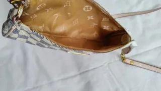 Borsa Louis Vuitton tracolla pochette beige/grigio