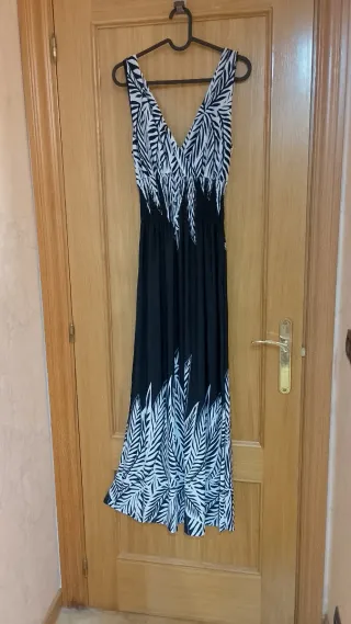 Vestido largo negro y blanco estampado