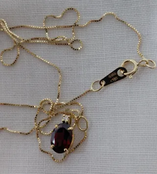 Collar y colgante diamante y granate en oro 18k