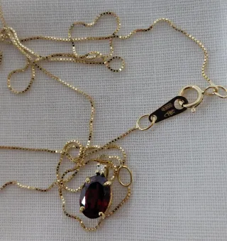 Collar y colgante diamante y granate en oro 18k