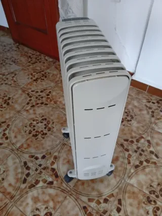 Calefactor Eléctrico Radiador DeLonghi