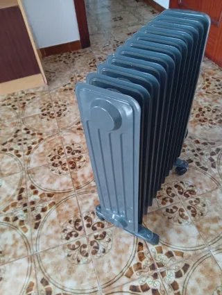 Radiador AEG termostato y 3 posiciones