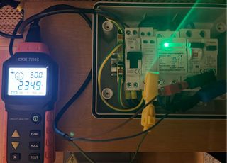 Cuadro protecciones para cargador coche eléctrico