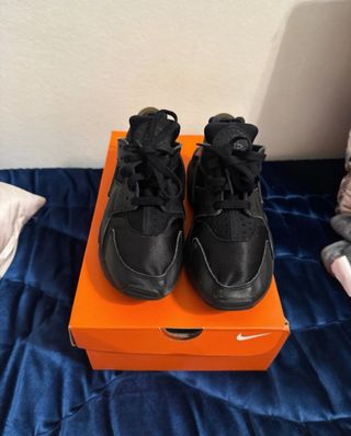 Nike Huarache Talla 38.5 Negras