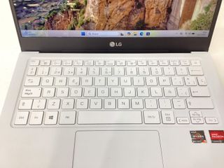 pc portatil lg 13u70q-g.ar55b