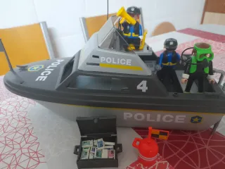 Lancha Policía Playmobil con figuras