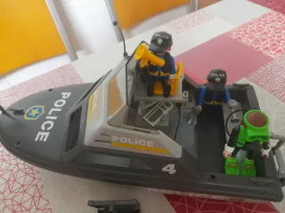 Lancha Policía Playmobil con figuras