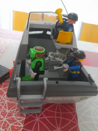 Lancha Policía Playmobil con figuras