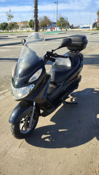 Suzuki Burgman 125cc Negra