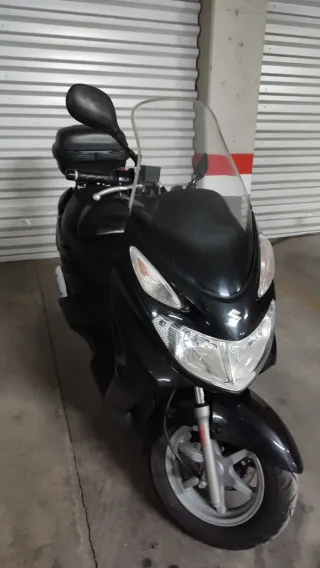 Suzuki Burgman 125cc Negra