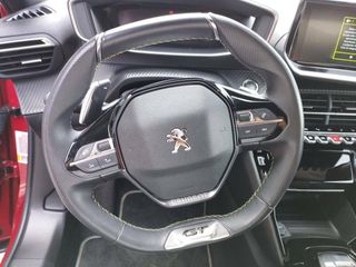 Peugeot 2008 BlueHDI 130 S&S EAT8 GT