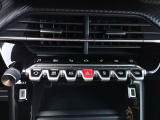 Peugeot 2008 BlueHDI 130 S&S EAT8 GT