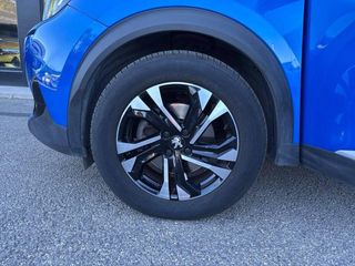 Peugeot 2008 BlueHDI 130 S&S EAT8 GT
