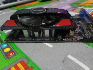 Tarjeta Gráfica ASUS NVIDIA GT 740