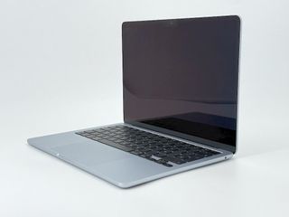 MacBook Air 13" M4 (2025) 10 CPU/10 GPU núcleos - SSD 512GB - 16GB RAM - Azul Cielo