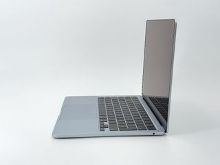 MacBook Air 13" M4 (2025) 10 CPU/10 GPU núcleos - SSD 512GB - 16GB RAM - Azul Cielo