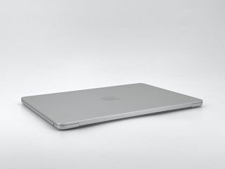 MacBook Air 13" M4 (2025) 10 CPU/8 GPU núcleos - SSD 256GB - 16GB RAM - Plata