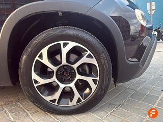 Fiat 500L Red 1.4 16v 70 kW (95 CV) S&S