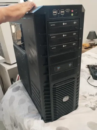 Torre Cooler Master Negra Económica